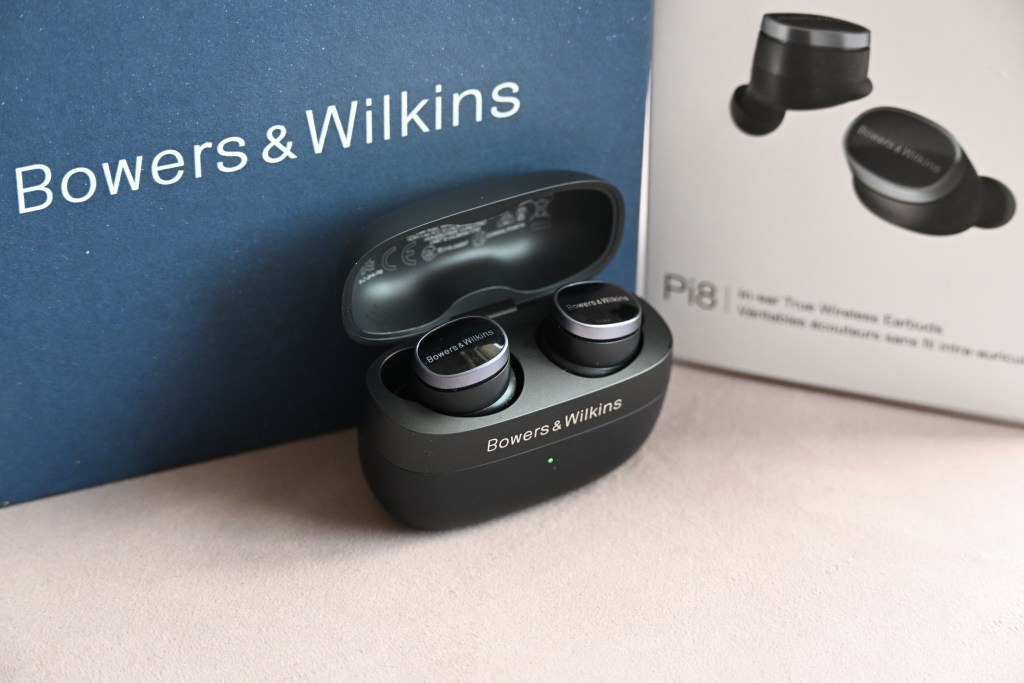Bowers & Wilkins Pi8 In-ear True Wireless Earbuds Reviewed - The